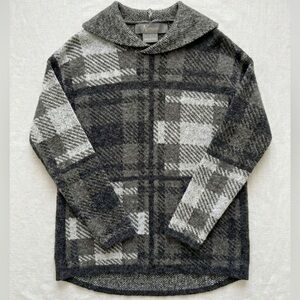 Natural Reflections Gray Plaid Sweater